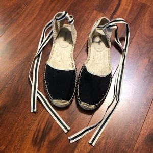 SOLUDOS flat espadrille with tie up ankle